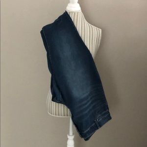 Maurice’s Jehhings. Excellent Condition.